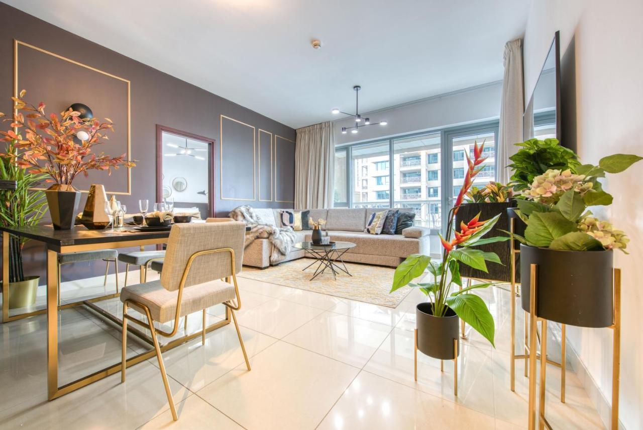 Maison Privee - Radiant Urban Retreat With Iconic Burj Khalifa Vws Dubai Exteriör bild