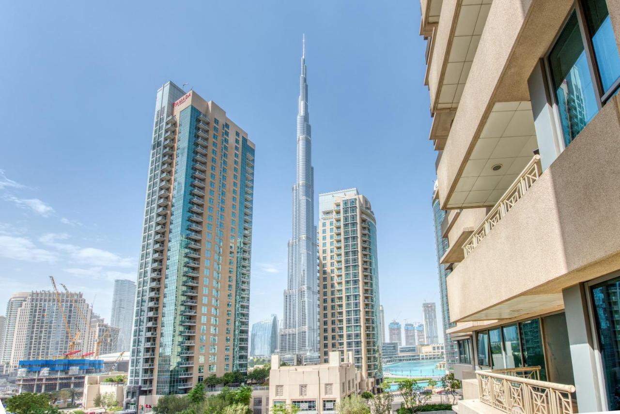 Maison Privee - Radiant Urban Retreat With Iconic Burj Khalifa Vws Dubai Exteriör bild